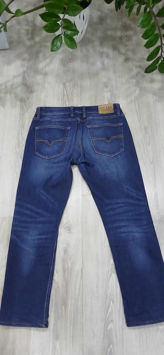 Мужские джинсы в хорошем состоянии