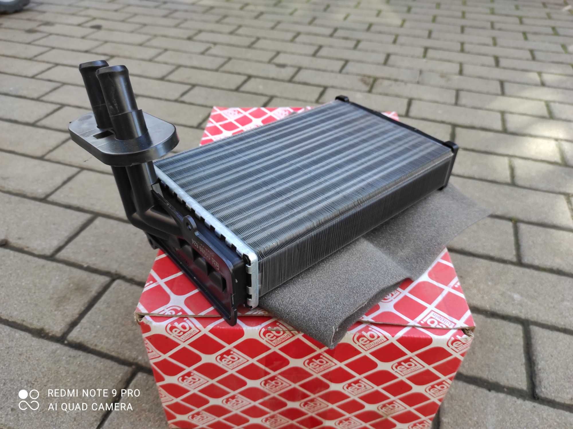 Vând radiator căldură Golf 4