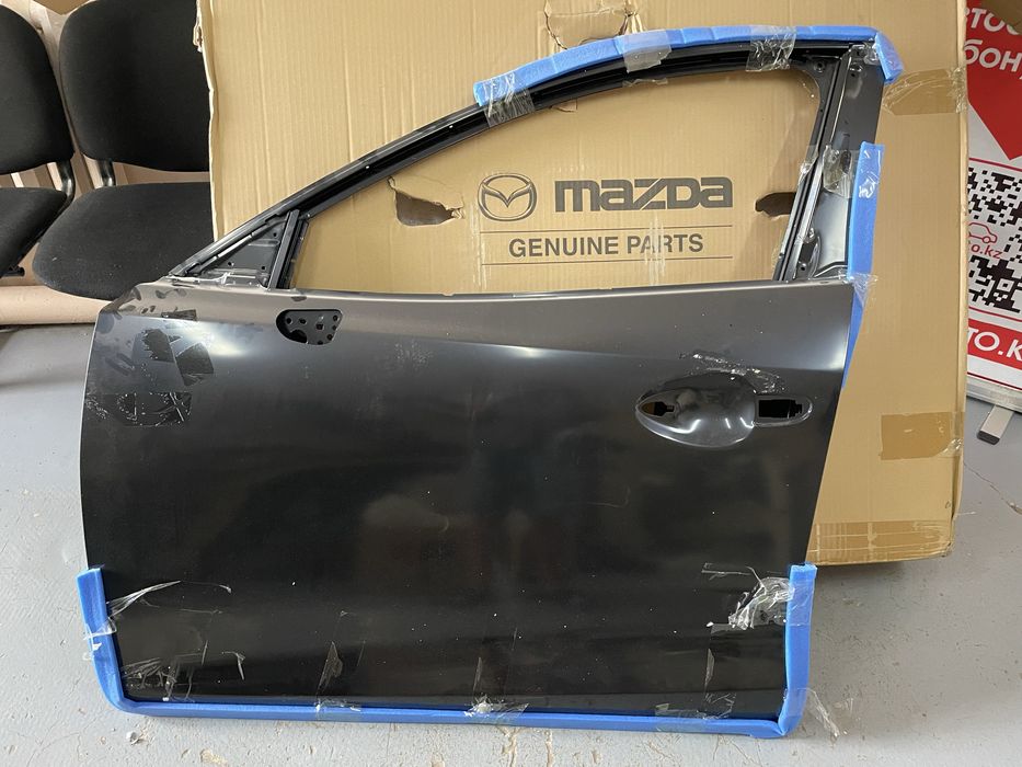 Дверь передняя левая Mazda 3