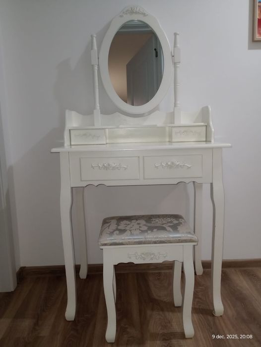 Măsuță machiaj  albă