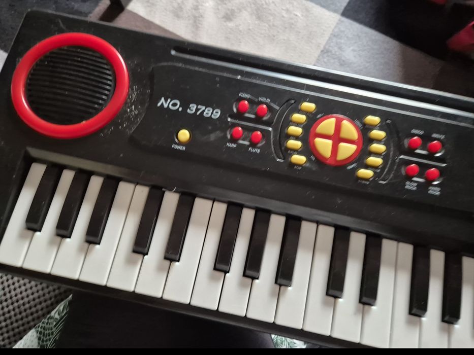 Детско пиано синтезатор
