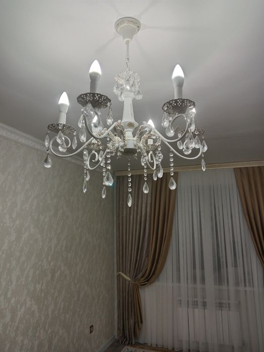 Продам люстру в рабочем состояние
