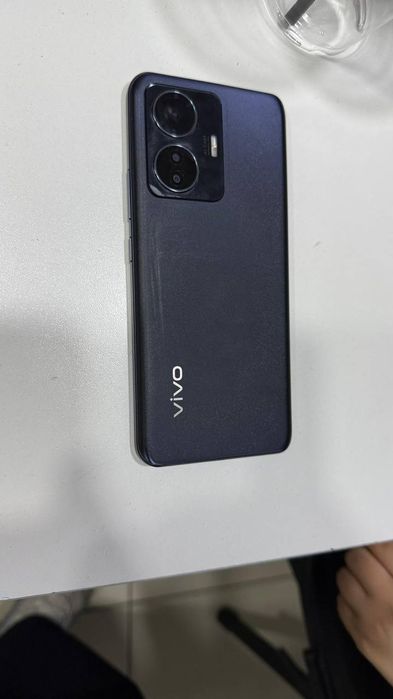 Продам vivo y55 в среднем состоянии