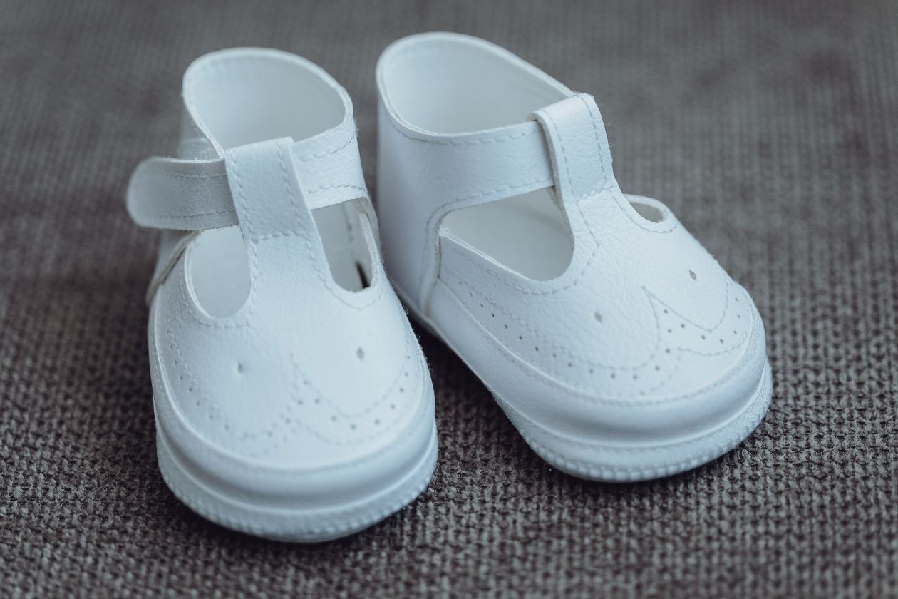 Pantofi de bebe albi