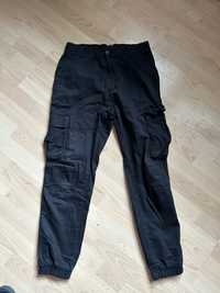 Pantaloni Bershka Cargo