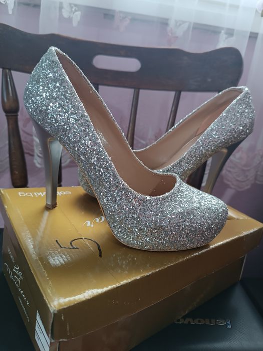 Бална рокля с обувки