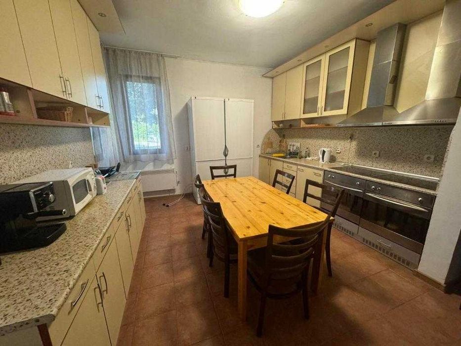 Вила Рила Боровец с горещ басейн, джакузи и сауна от BookVillaBG