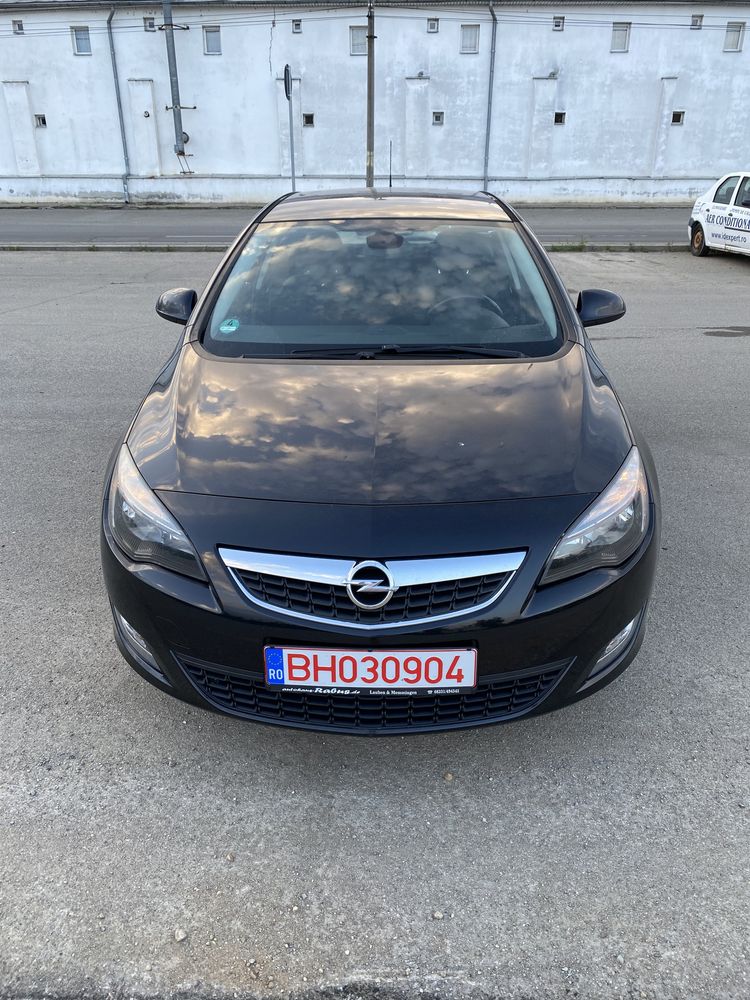 Se vinde, Opel Astra J in stare buna, pentru detalii, contactati!