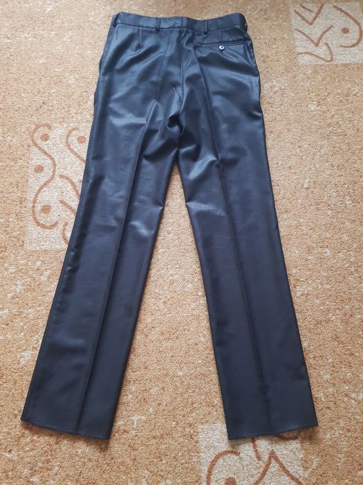 абитуриентски костюм