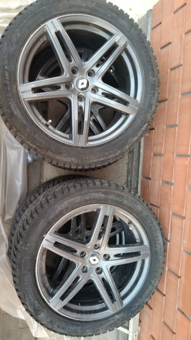 Продам диски с зимними шинами R 18