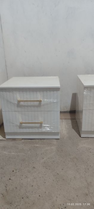 Прикроватная тумбочка