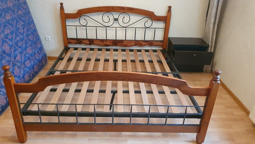 Продаю кровать ( малайзия), матрасом б/у,  2 тумбочки б/у за 60 тыс тг