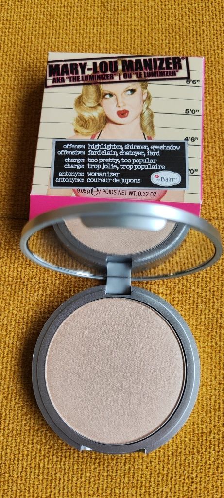 Кутия с продукти на The Balm,чисто нови подходящи за подарък