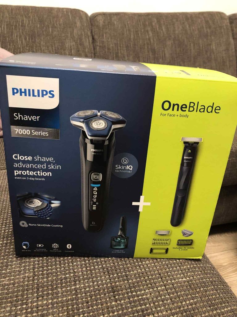 Машинка за бръснене Philips 7000
