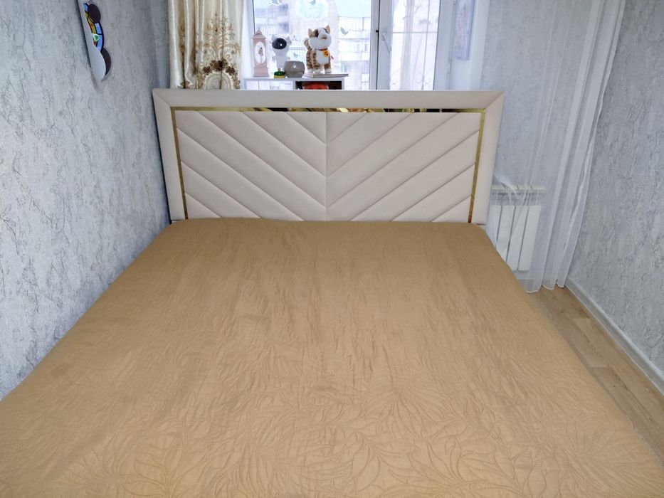 Кровать двуспальная