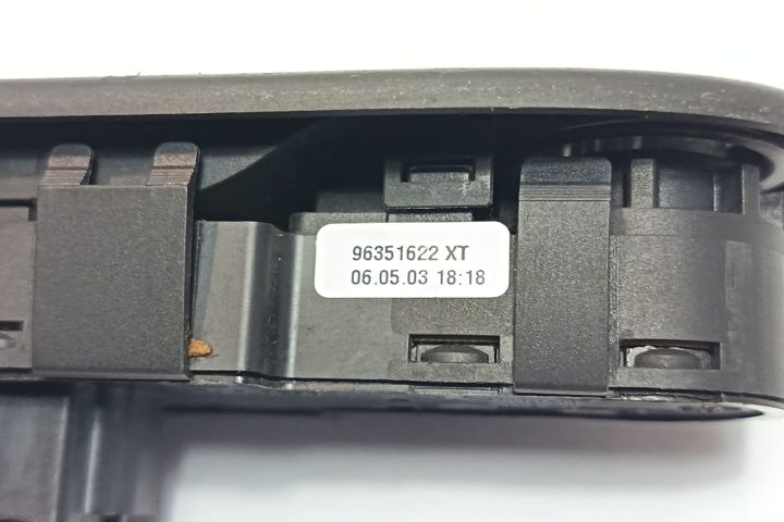 Butoane geam sofer 96351622XT Peugeot 307 prima generatie