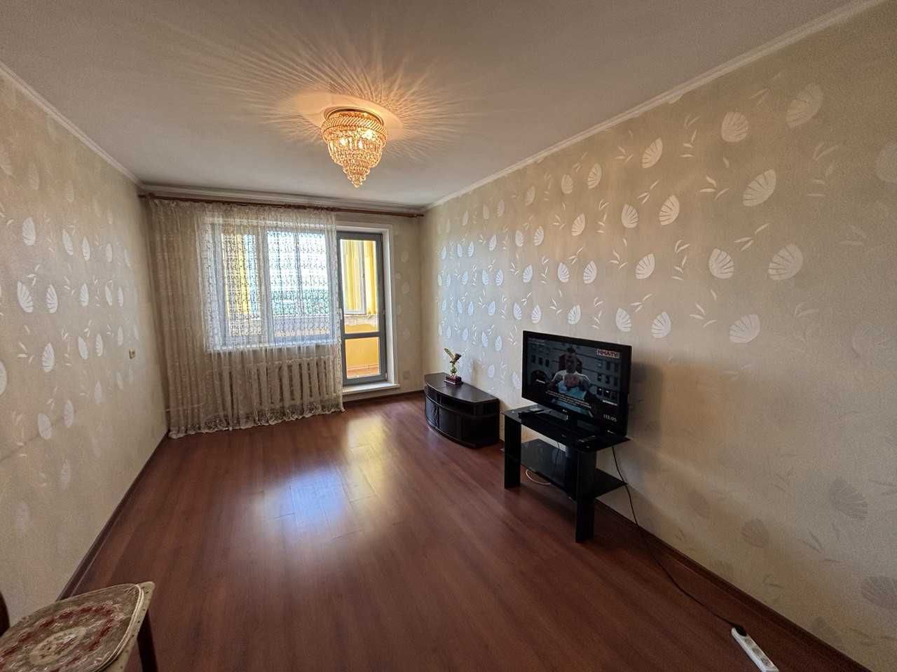 Продам 2-комнатную квартиру в 7 микрорайоне. Улучшенная планиировка.