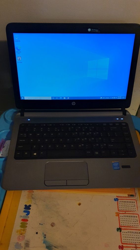 Vând sau schimb Laptop Ultrabook HP i5 4GB ram, ssd.