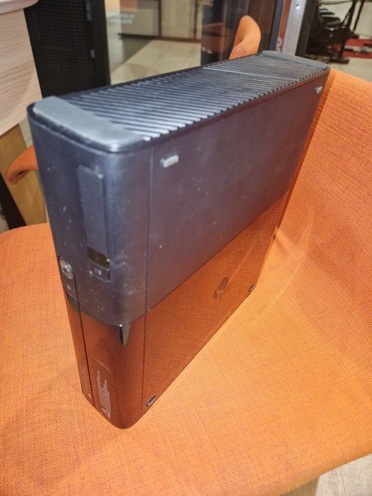 Vând consola Xbox 360