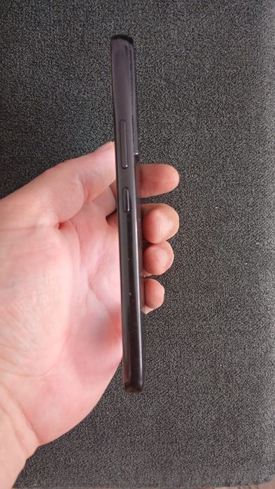 Vând ceas plus telefon
