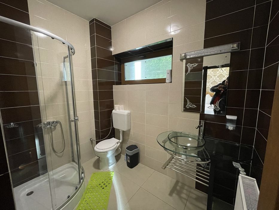 Vand/Inchiriez Pensiune In centrul orasului Piatra-Neamt