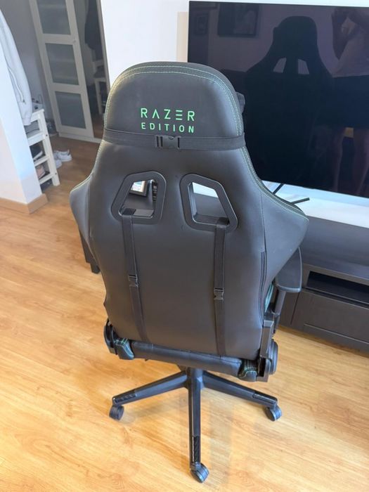 Vând scaun gaming TYPE Z – Razer Edition™ by Legend