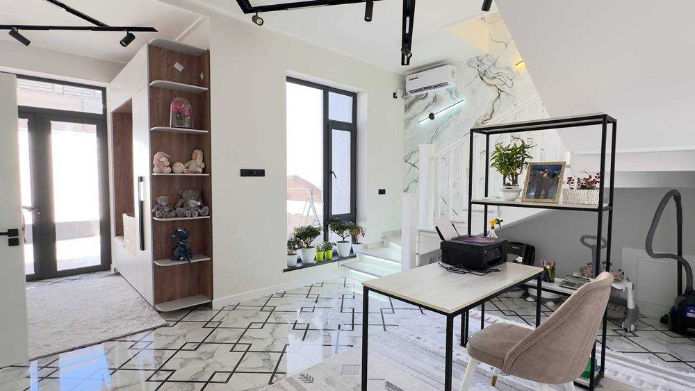 ДОМ
м-в Феруза
ор-р Греческий городок
2.3 сотки
Площадь: 266 м²