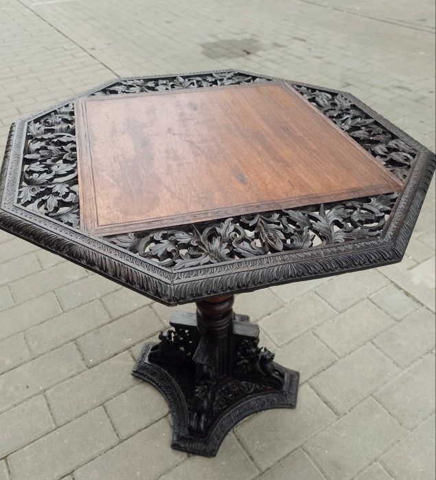 Superbă măsuța antica in stil oriental sculptata integral manual ,pies