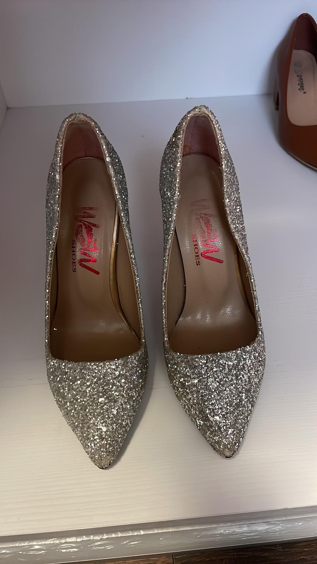 Vand pantofi aurii si argintii mar.35, interior 23 cm
