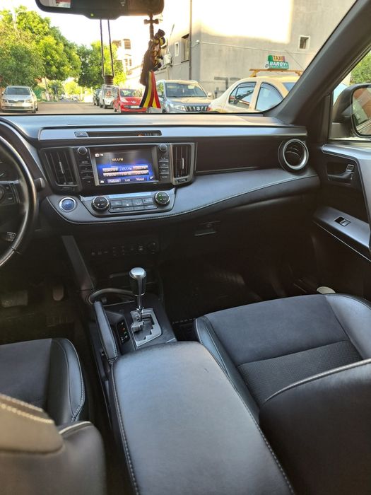 Vind Toyota RAV4 hibrid