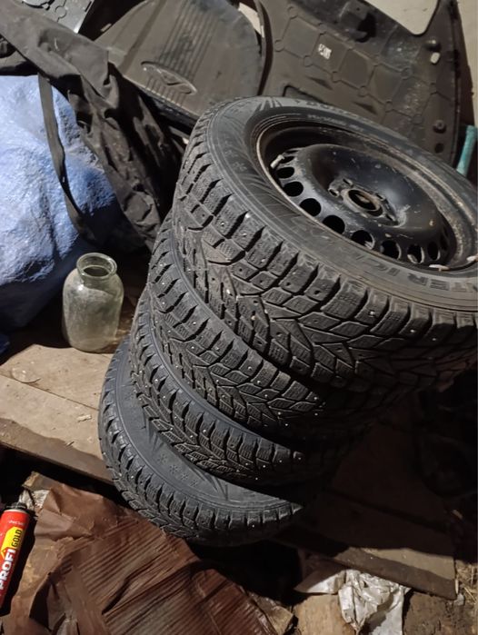 Шины зимние шипованные на Audi