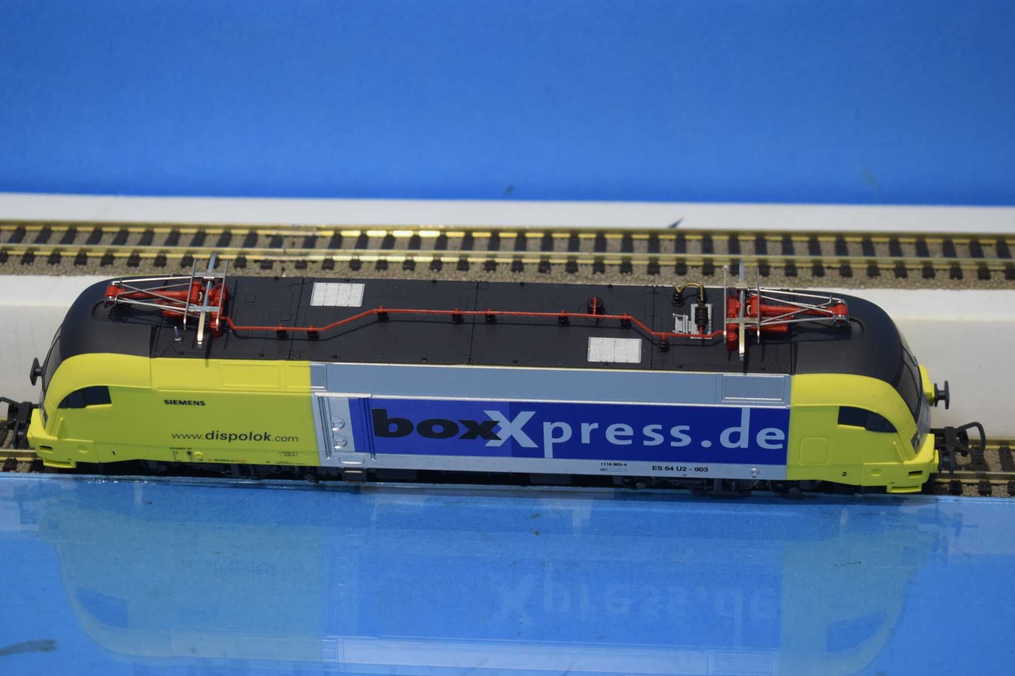 Locomotiva Taurus marca Piko scara ho