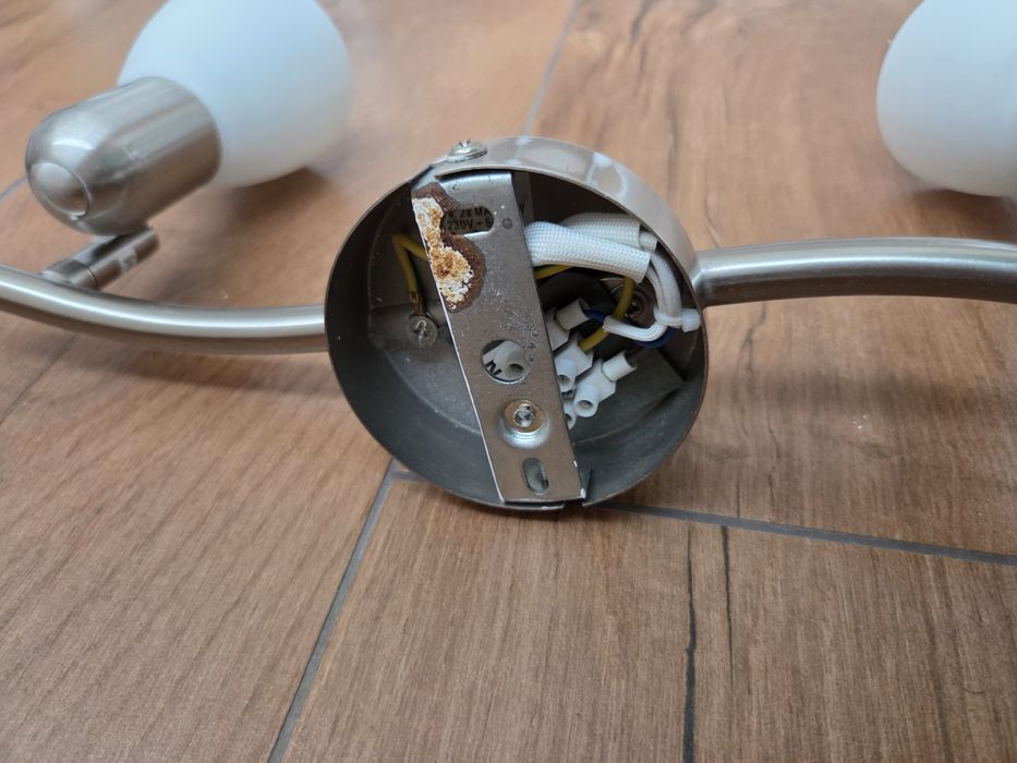 Осветително тяло за таван или стена в комплект с LED крушки Е14