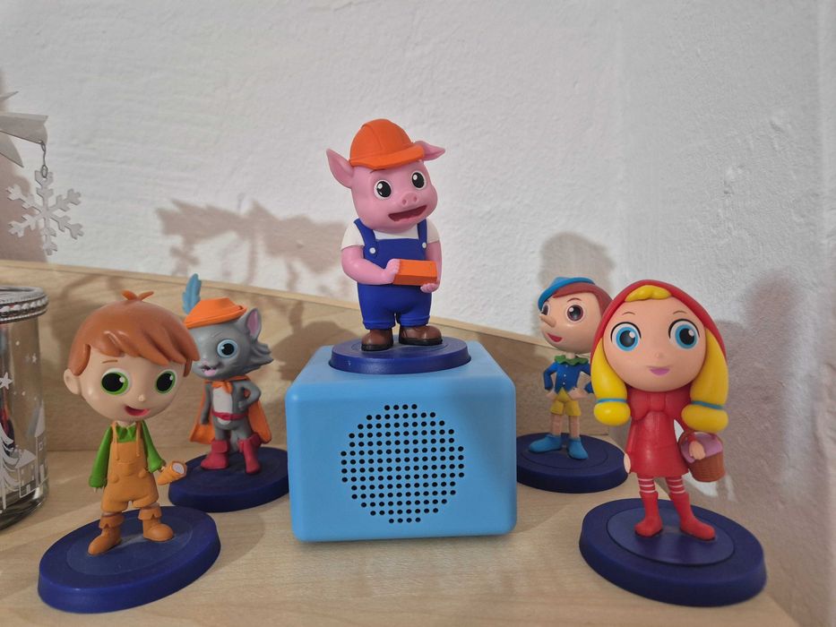 Boxa litera + 5 figurine