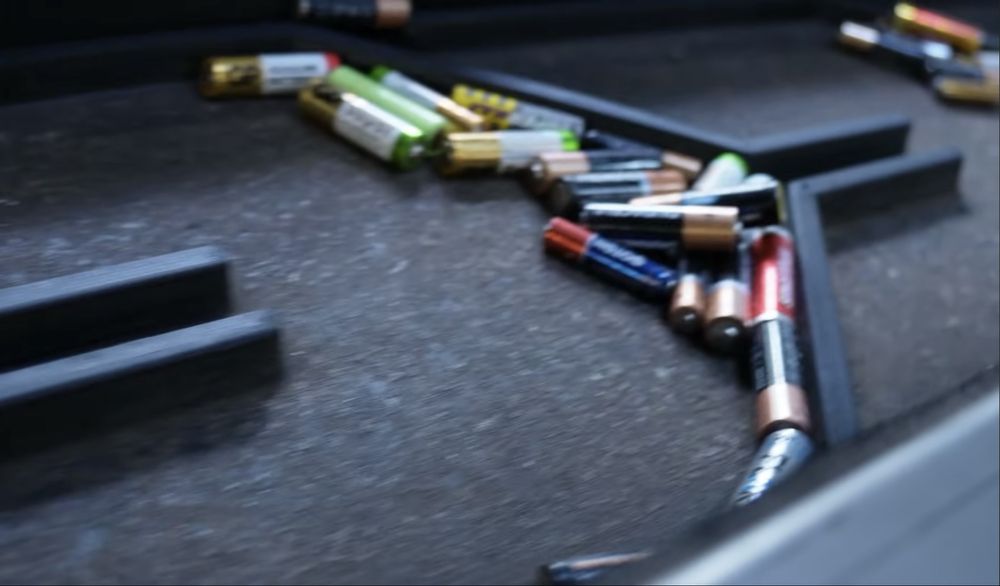 Утилизация промышленных отходов. Баллонов. Батареек и прочего