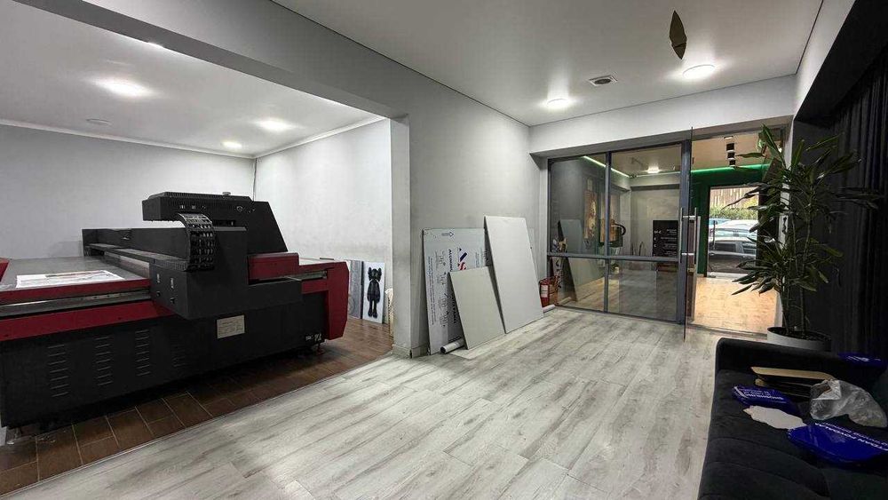 136 кв.м  Ц 1 Эфенди Центр Офис Помещение Салон Магазин 15  у.е кв.м