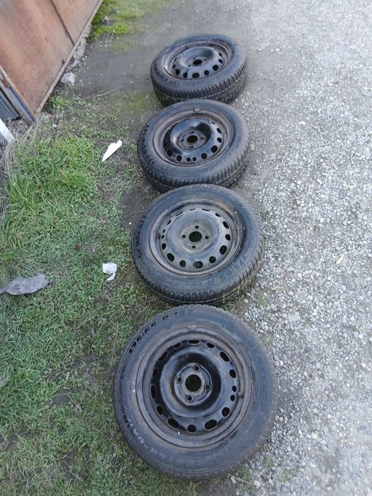 Jante tablar14 4x100 cu cauciucuri de iarna 175 65 r14 semperit
