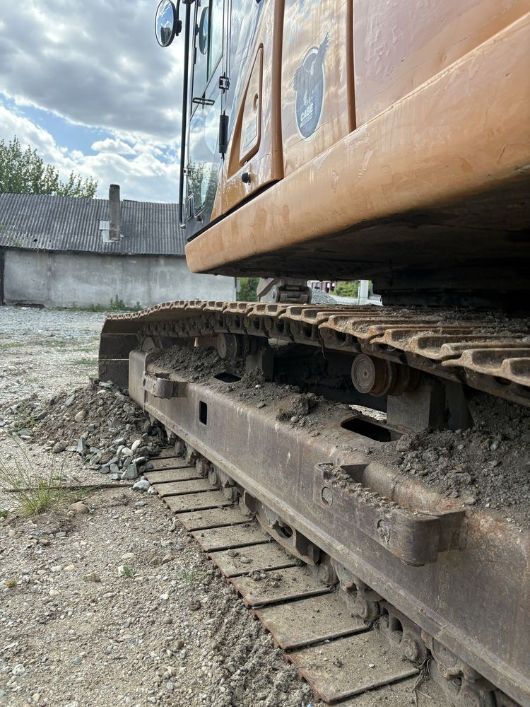 Excavator pe sinile Case 22 tone cu 4 cupe