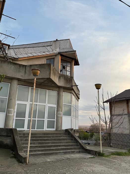 Casa de vânzare foarte spațioasă