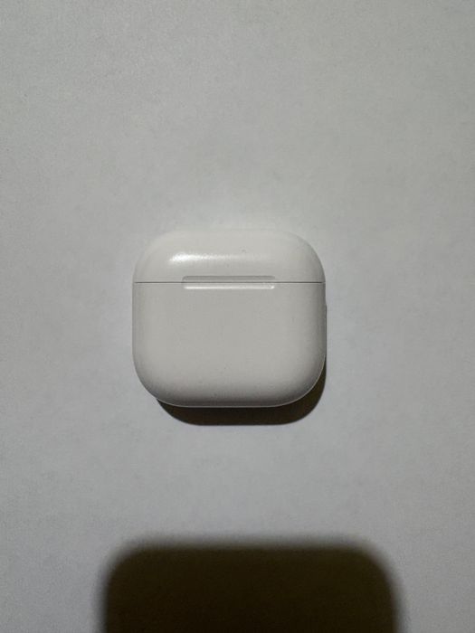 AirPods 4 cu ANC