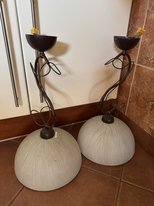 Vand doua lustre/candelabre in stare foarte buna de functionare
