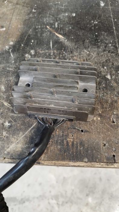 Продавам реле регулатор за мотор