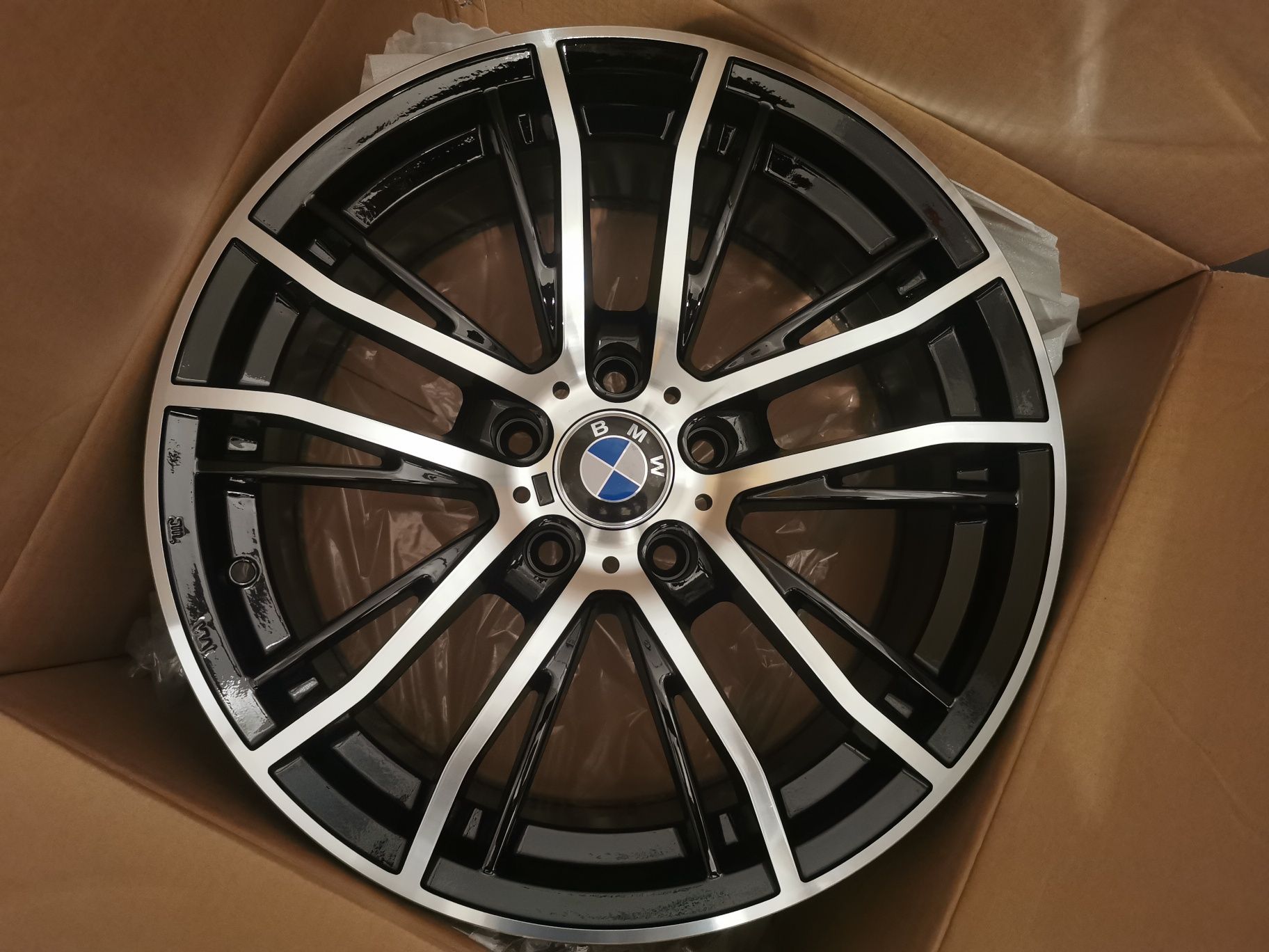 Vand jante de aliaj pentru bmw pe 18 marca Silver line