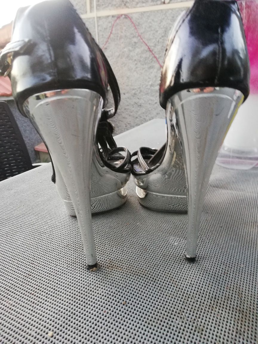 Дамски сандали на  висок ток 38 размер