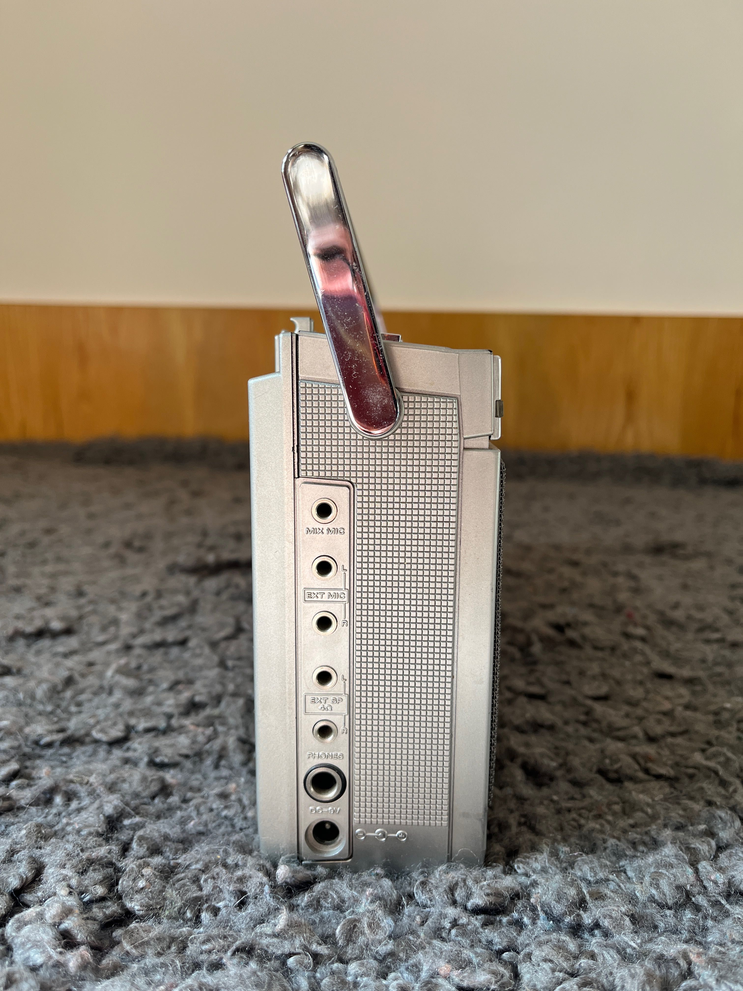 Ретро радио касетофон Hitachi TRK-8430EX