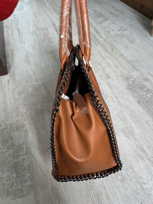 Кафява кожена чанта