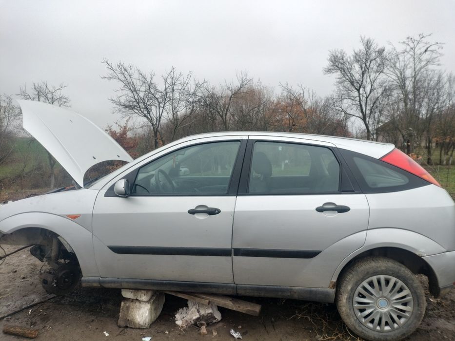 Vand Ford focus pentru piese 2000lei