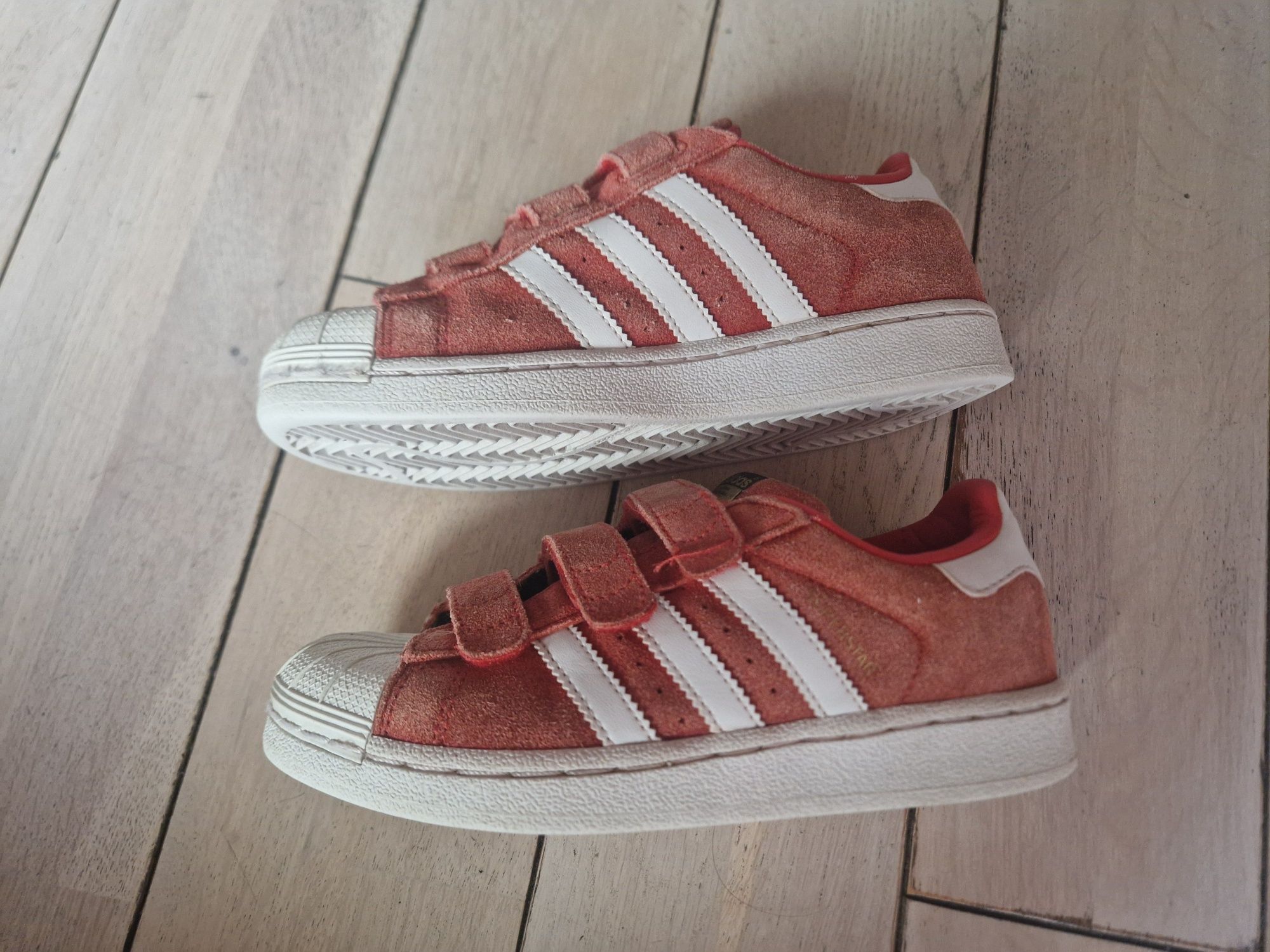 Маратонки Adidas номер 33