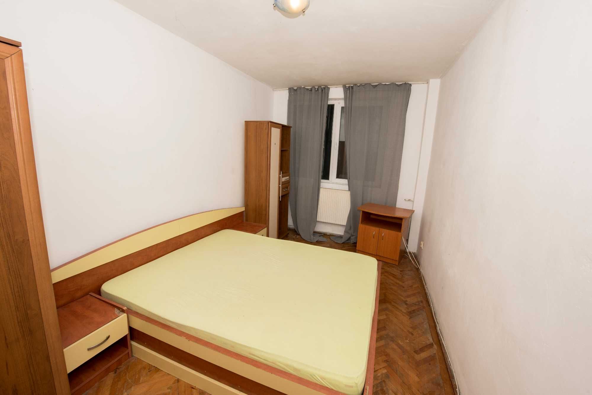 Vand apartament 3 camere