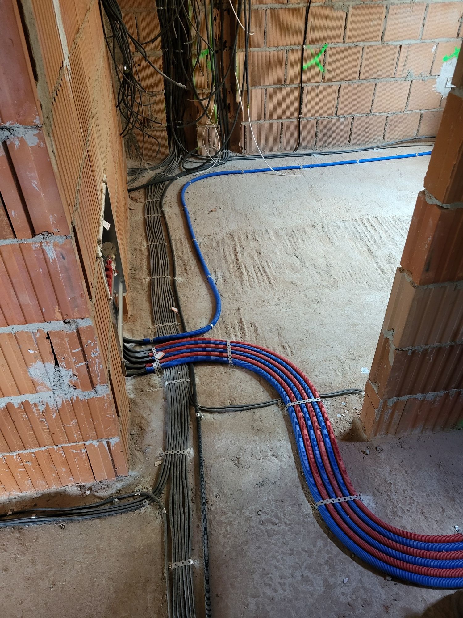 Instalator / Electrician